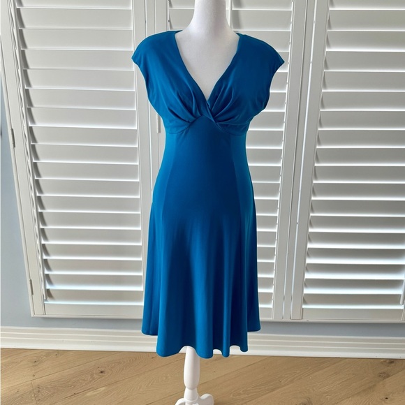Jones New York Blue Capsleeve Dress Size 4 Work Cocktail Party - Picture 1 of 9